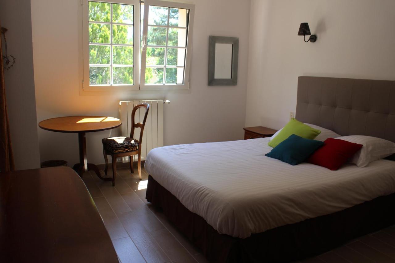 Le Chene Et L'Eau Bed and Breakfast Roquebrune-sur Argens Εξωτερικό φωτογραφία